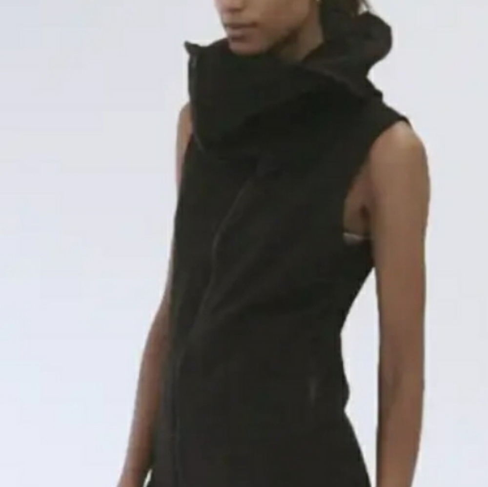 OnePiece Realize Vest